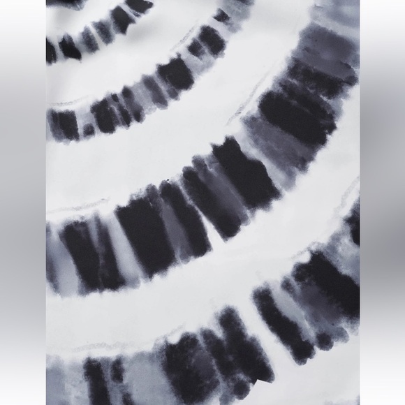 BloomChic Plus Size Tie Dye Metal Detail Batwing Sleeve Blouse - Picture 4 of 7